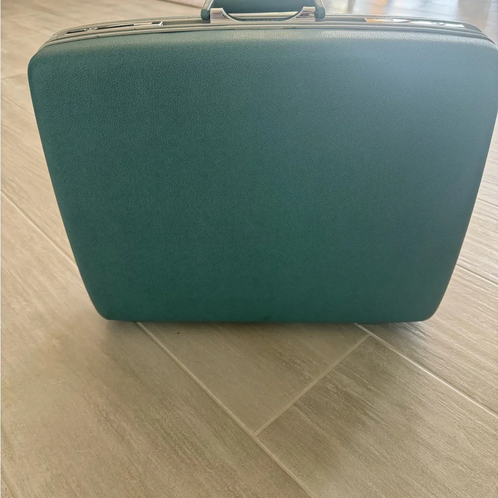 Vintage Courier Sears Roebuck hard suitcase